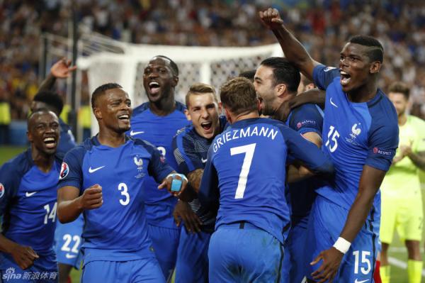 淘汰赛小组赛_淘汰比赛_5个世界杯卫冕冠军,4个小组赛遭淘汰,今年法国队也会吗?